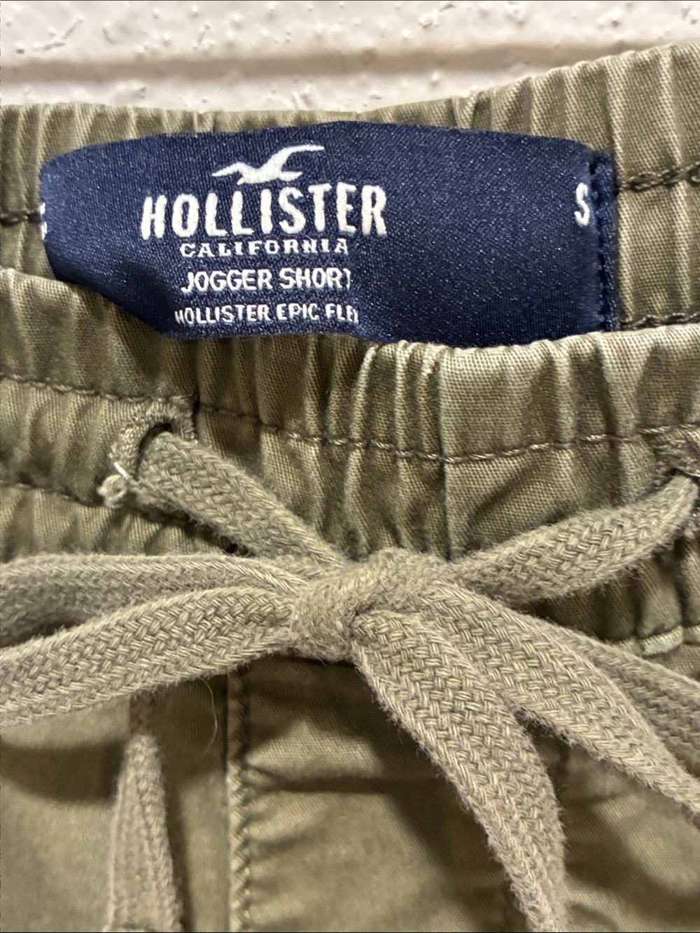 Hollister 6” Olive Drawstring Jogger Shorts - Picture 2 of 3